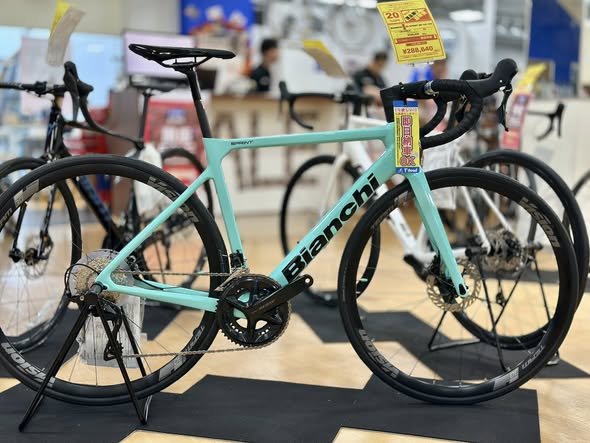 関東引渡限定 RENAULT ブラック クロスバイク 6段変速 2021年製 関東