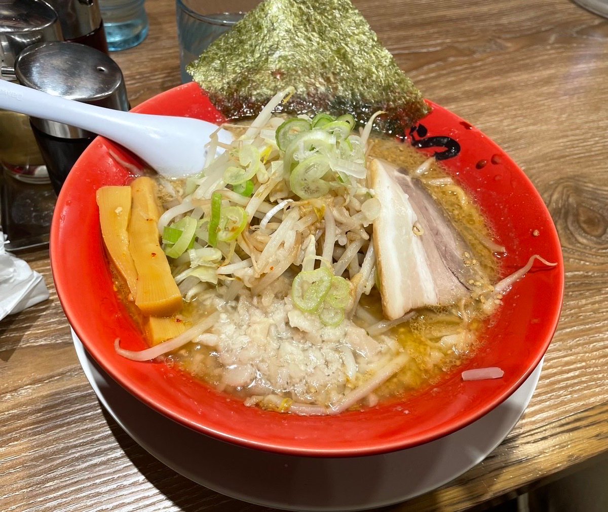 swallow_tom's tweet photo. 御徒町
ばんから！の味噌ラーメン
野菜トッピング
ニンニク入り

#ばんから味噌ラーメン https://t.co/w2Tnaq1tle