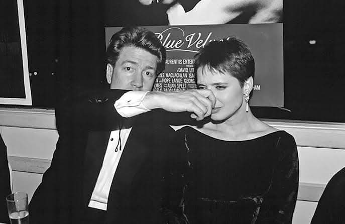 sylvie_longeron's tweet image. David Lynch & Isabella Rossellini photographed during a screening of "Blue Velvet" (1986)