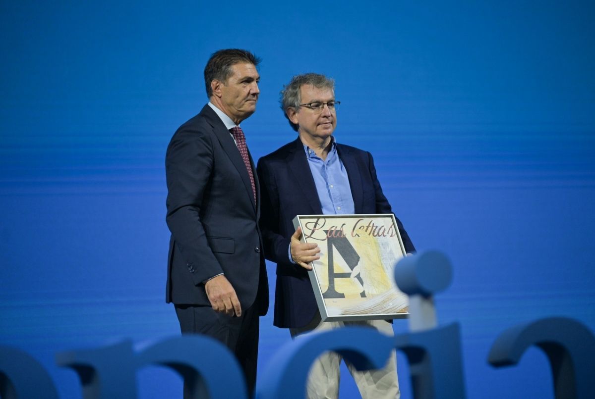 Santiago Posteguillo: “Los políticos de la época romana eran más cultos que los de ahora” 

🔗 buff.ly/FPjoXCY