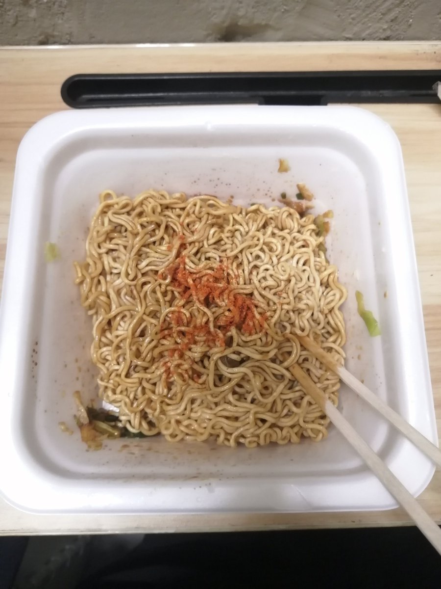 shinking32's tweet photo. いただきます
＃カップ焼きそば https://t.co/G2iJeUKYC6