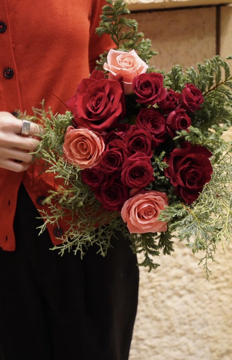 AFRIKA_ROSE's tweet photo. For Christmas🎅

Coming soon…

#六本木ヒルズ #アフリカの花屋 https://t.co/CQF7PDW3N8
