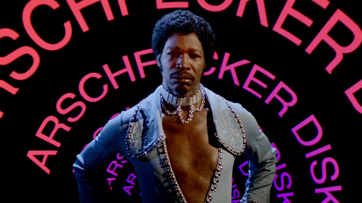 Ça cartonne àrschfecker Disko  tous les épisodes publiés le dernier hier 220 000 vues sur FB (je sais les chiffres …)