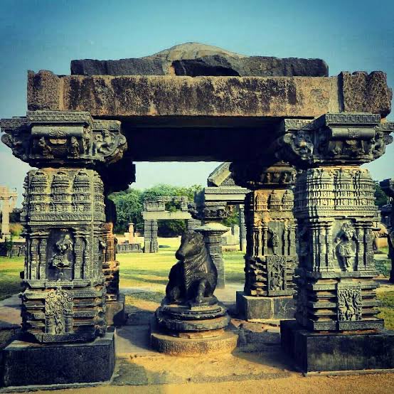 Parabrahman (@parabrahman47) on Twitter photo Rudradeva - Enigma of Kakatiyas ⚔️
The birth of Rudradeva, S/o Prola II, was filled in mystery. An astrologer foretold that he would one day k!ll his own father, Prola II.
The child was hidden in a pumpkin, and left off. Royal Priests rescue him secretly and raise him. As Rudradeva - Enigma of Kakatiyas ⚔️
The birth of Rudradeva, S/o Prola II, was filled in mystery. An astrologer foretold that he would one day k!ll his own father, Prola II.
The child was hidden in a pumpkin, and left off. Royal Priests rescue him secretly and raise him. As