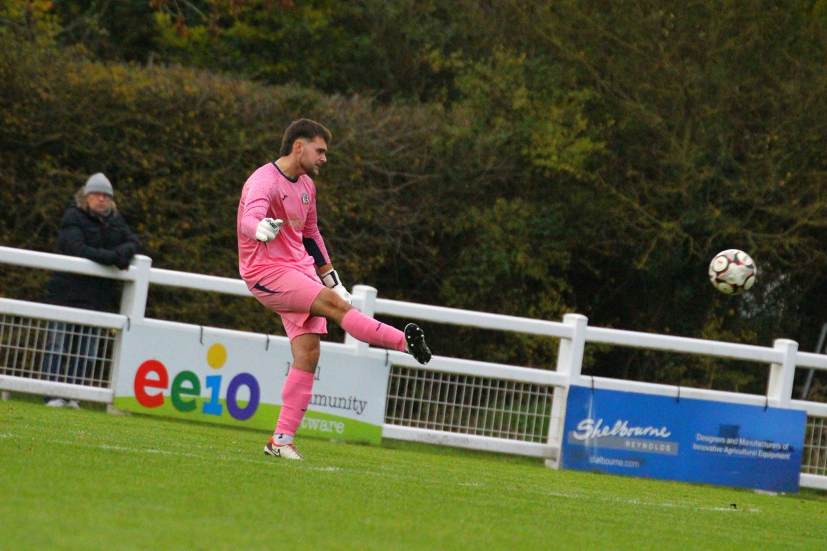 matt72417939701's tweet photo. @The_Bloaters #fourmore photos from the 2-0 victory vs @Walsham_Warbler 📸⚽️💛🖤 https://t.co/b6cd9rnpH9