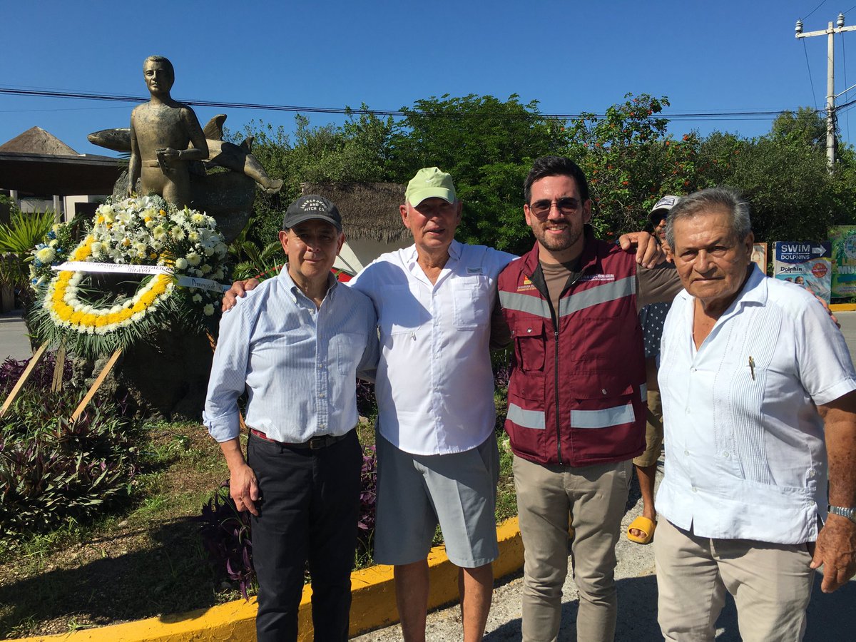 Para honrar su memoria y compartir el legado de Ramón Bravo en el centenario de su natalicio, se realizaron: un conservatorio, ofrendas y la proyección de un documental sobre su vida en escuelas de Q.Roo. Mi comentario de hoy con ⁦<a href="/MaxEspejel/">Max Espejel</a>⁩ en ⁦⁦<a href="/adnnoticiasmx/">adn Noticias</a>⁩