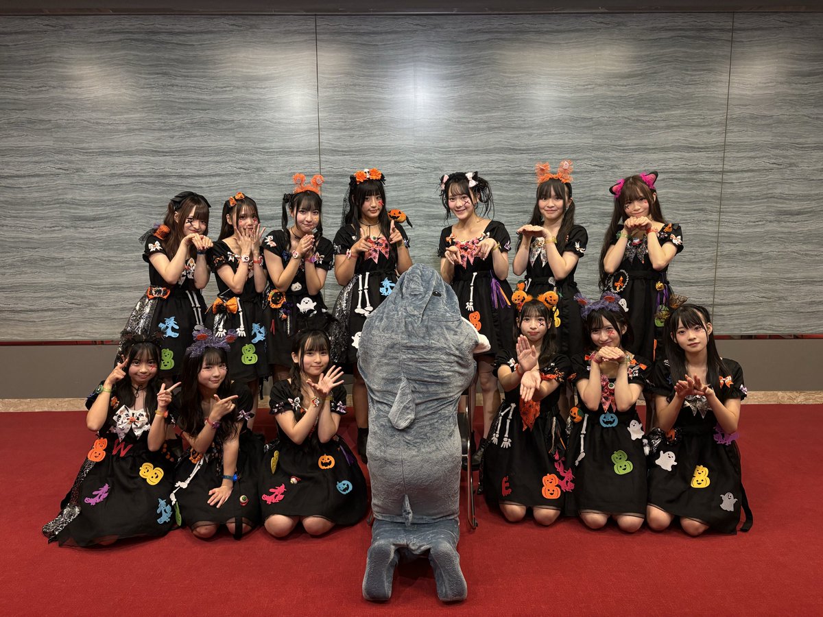 kiccoroton's tweet image. とりあえず全ショ記念に撮りました🐌

#IQP研究生
#LinQKIDS

（後ろ向きではなく、横向きでとるべきでした…）
（まるでミイラ）