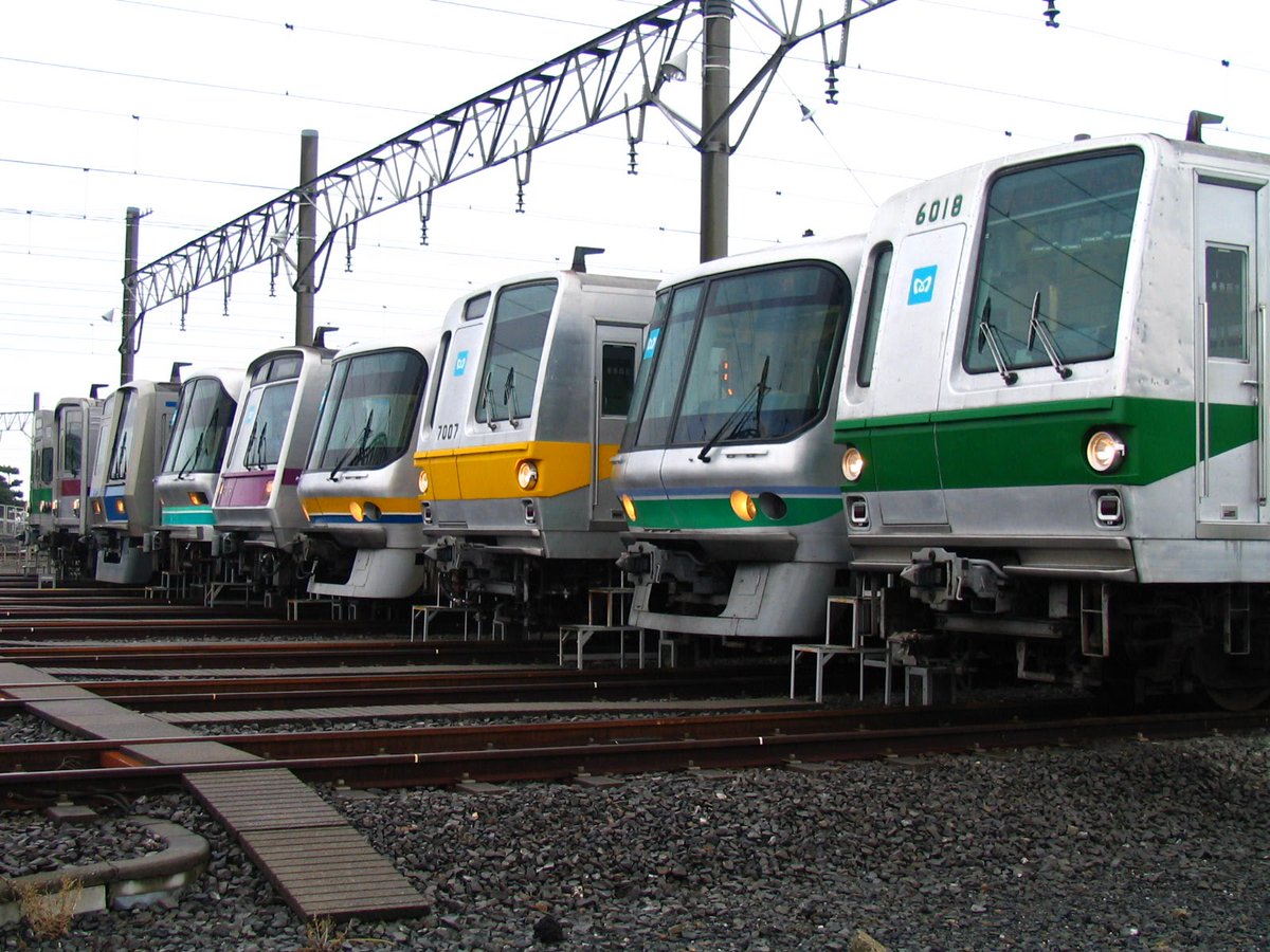 Pierre2427's tweet photo. うおお、まさにDream Line-upじゃん！

間違えました(？)、これは2004年9月26日に新木場で行われた「メトロ大集合」でした。
今思うと神イベント！なお、今日と同じく曇天。

(確か入場自由、入場無料でしたよね？) https://t.co/xzS7Xqxcj9