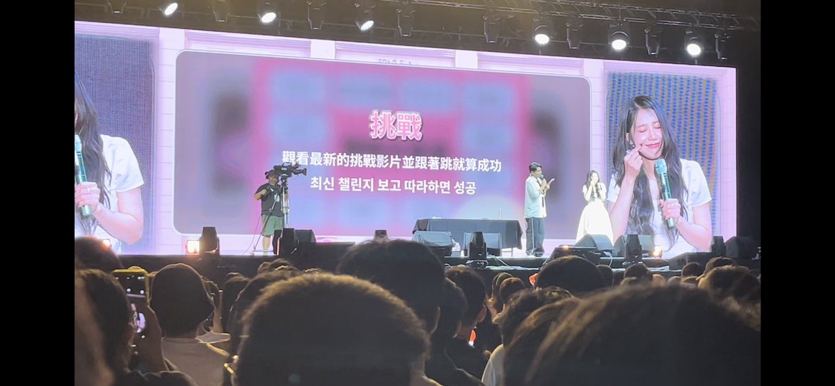 karta2547667's tweet photo. Best in my life !!!  Got picked in Eunji’s 
Day Of Life in Taipei for autograph poster.
Signed in the event and handed from Eunji in person , life was complete. What an amazing performance from the Cutiest puppy 💗 https://t.co/EHDeGTPti3