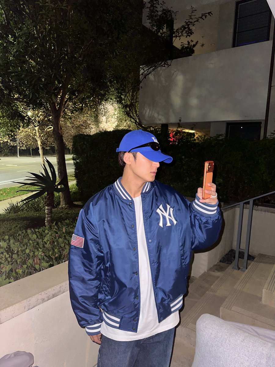 updatingsvt's tweet photo. [#INSTAGRAM] 251026 MINGYU #민규

🐶: Soon💙 https://t.co/7V6C2SUbxQ