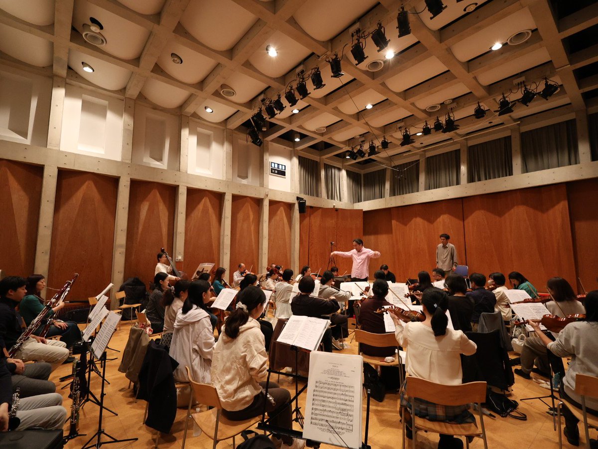 leggiero_phil's tweet image. 本番まであと1週間！ぜひご来場ください！

【清水宏之還暦記念メサイア特別演奏会】
日時　11/2(日)13時開演　
会場　ミューザ川崎シンフォニーホール
曲目　#ヘンデル 作曲　
　　　オラトリオ「#メサイア」(プラウト版)
指揮　#清水宏之
チケット販売ページはこちら↓↓
teket.jp/15208/54495