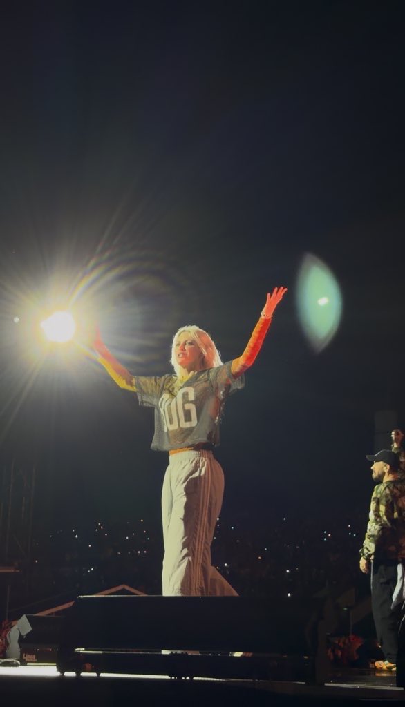 fumobi13's tweet image. These were taken by me during the show