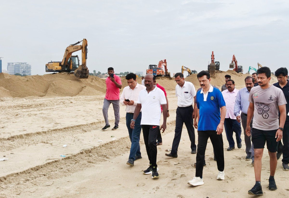 CMOTamilnadu's tweet image. மாண்புமிகு முதலமைச்சர் @mkstalin அவர்கள் சென்னை, சீனிவாசபுரம் அருகில் அடையாறு ஆறு கடலில் கலக்கும் முகத்துவாரத்தை தூர்வாரி அகலப்படுத்தும் பணிகளை மீண்டும் ஆய்வு செய்த போது, பணிகளை போர்க்கால அடிப்படையில் விரைந்து மேற்கொண்டு இரண்டு நாட்களுக்குள் நிறைவு செய்திடுமாறு அலுவலர்களுக்கு…