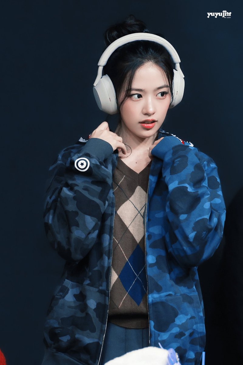yuyujin230901's tweet image. 251025
BR팬사인회
#안유진 #ユジン
#ANYUJIN #아이브 #IVE #YUJIN