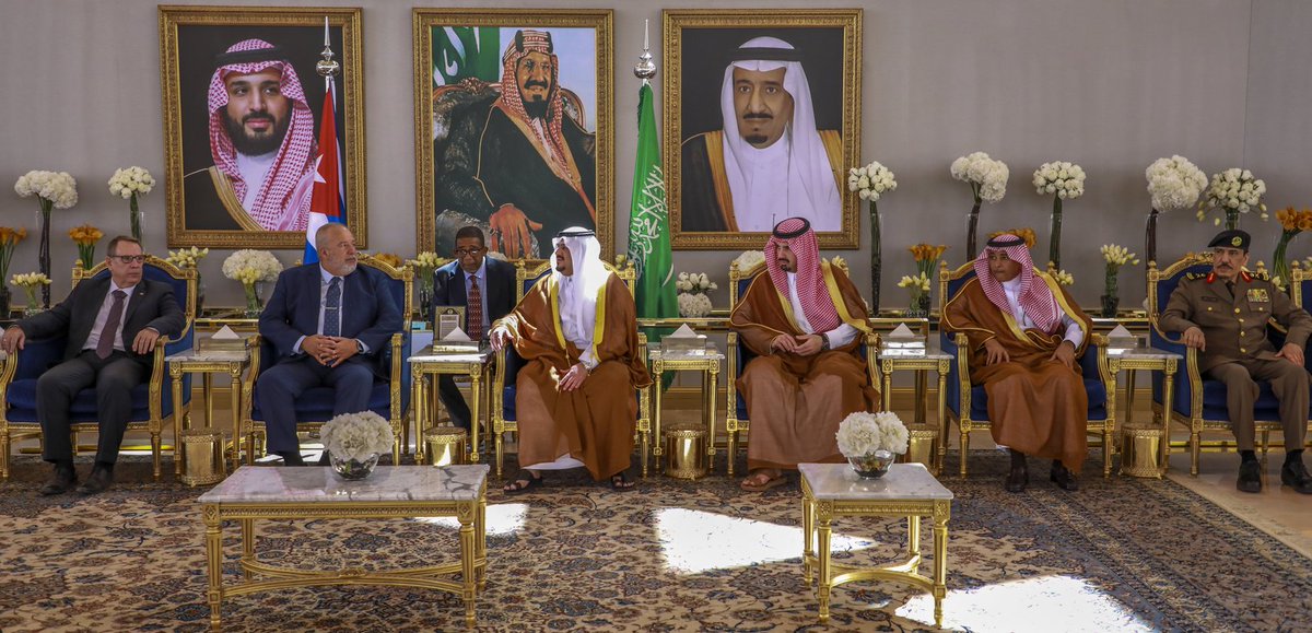 🇨🇺🤝🇸🇦 Prime Minister of Republic of #Cuba, <a href="/MMarreroCruz/">Manuel Marrero Cruz</a> &amp; his accompanying delegation arrived in Riyadh to attend to FII9 Conference

Upon arrival Prime Minister was received by Riyadh Region Deputy Governor Prince Mohammed bin Abdulrahman bin Abdulaziz