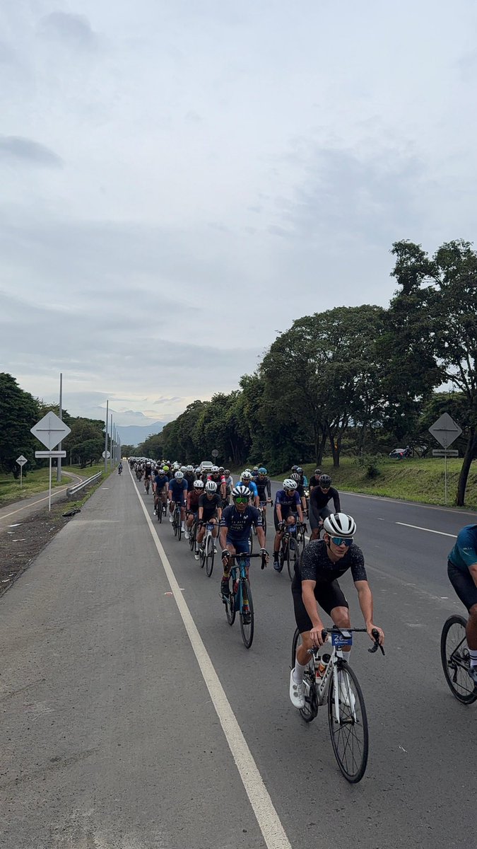 ¡Ya está en marcha la Rodada Movistar Cali!
Cientos de aficionados ruedan entre la capital del Valle y Santa Rosa de Tapias.

#RetoMovistar