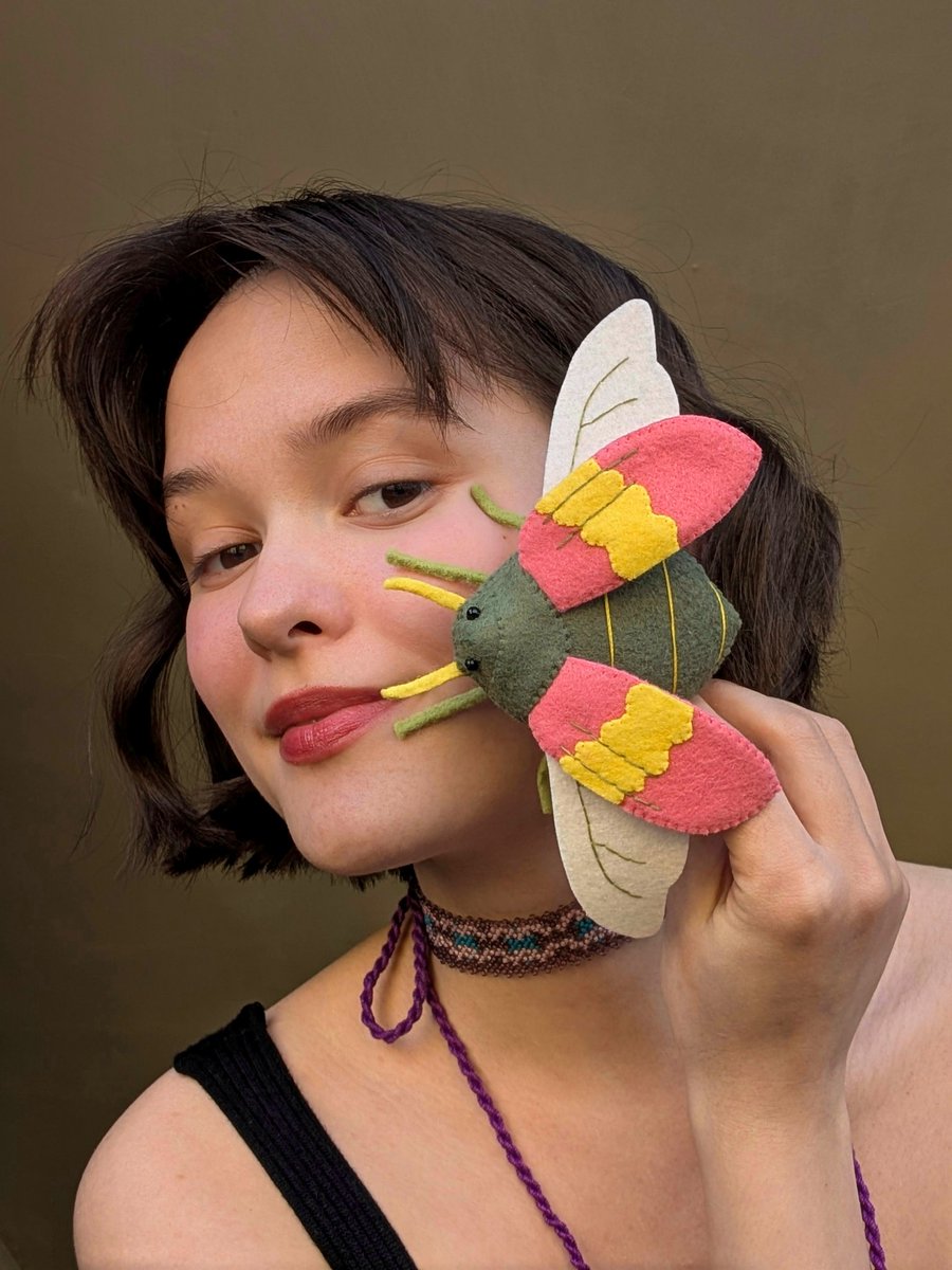 🎀 РОЗІГРАШ, РТ 🎀

оцього жучка і прикрасу ви можете виграти, зробивши донат, кратний 50 грн 

а гроші підуть на забезпечення Вовків Да Вінчі, 54-й ОРБ розвідка, 110 ОМБр, ОПБр та 190-го навчального центру сучасними розвідувальними та бойовим дронами 

send.monobank.ua/jar/6v2j1b3Pye