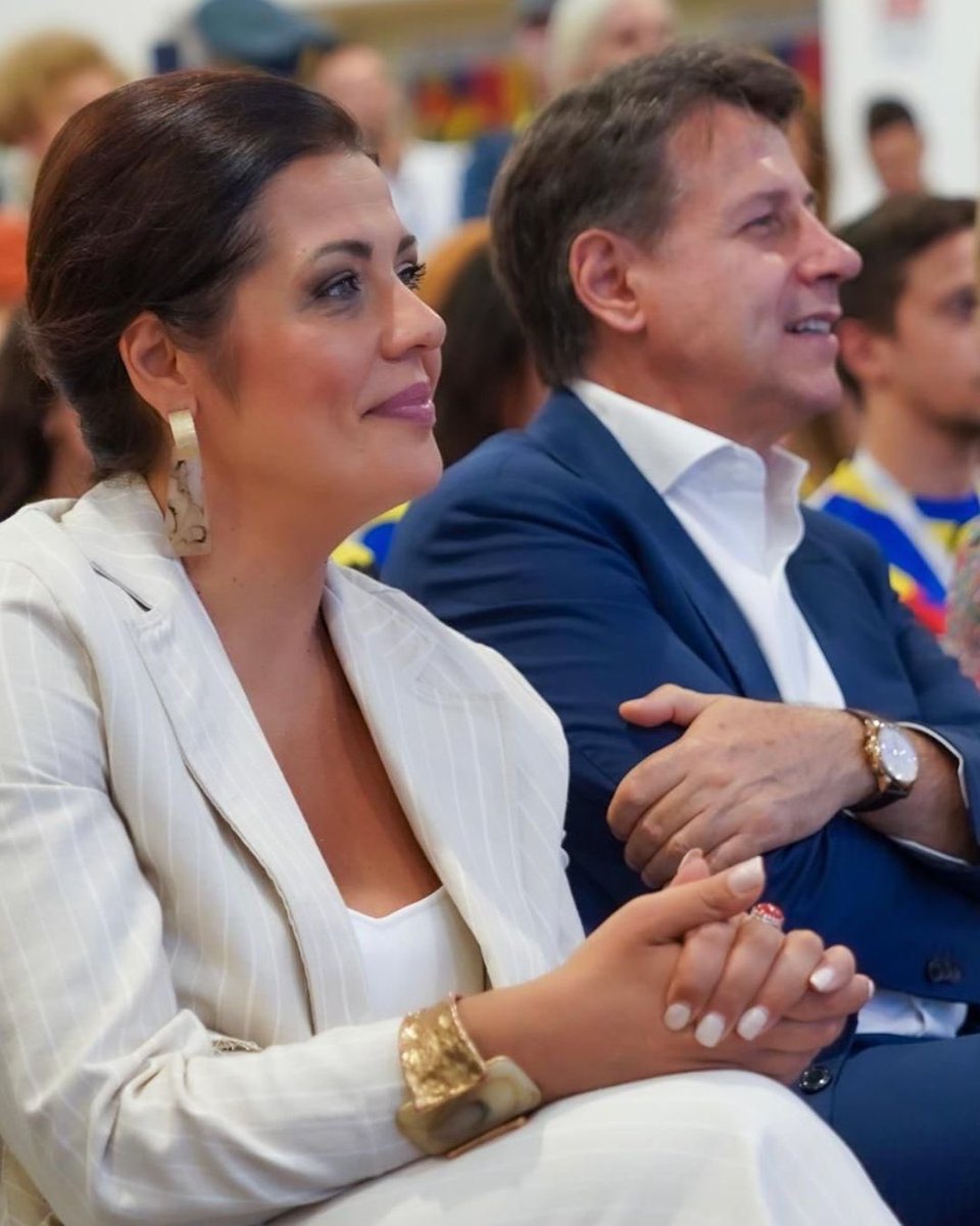 Fino alle 18 di oggi ogni iscritto al #Movimento5Stelle può votare per scegliere il nostro Presidente.
Io ho scelto di sostenere #GiuseppeConte, guida coerente e capace.
Io ho votato. E tu?
La libertà vive nella partecipazione.

#M5S #VotoM5S #ContePresidente #26Ottobre