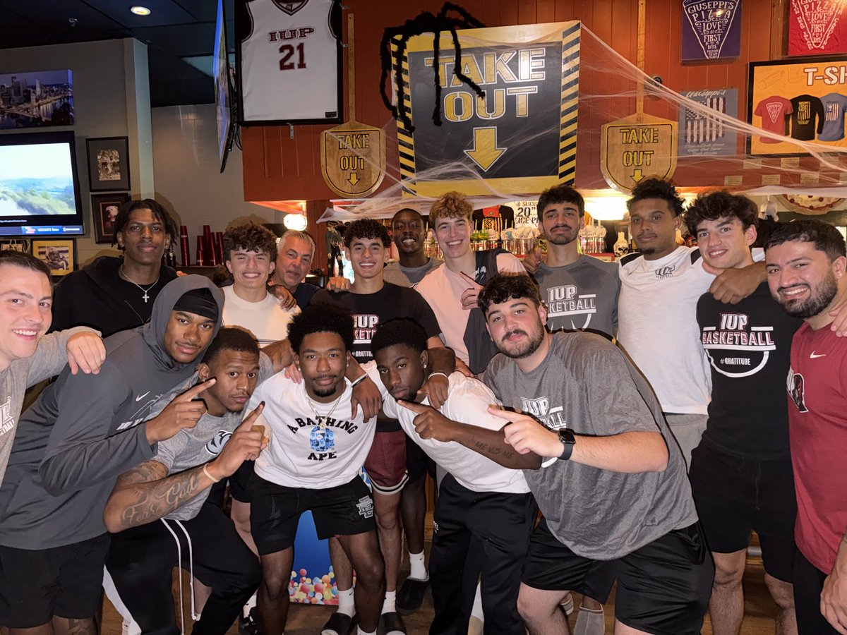 ⁦<a href="/IUP_MBB/">IUP Men’s Basketball</a>⁩ played a few scrimmages down south and visited Giuseppe’s on Hilton Head Island. Great team bonding trip with a special group of young men. Nice to see the IUP jersey being represented in the background. Glory to God. #g2G🙏🦅