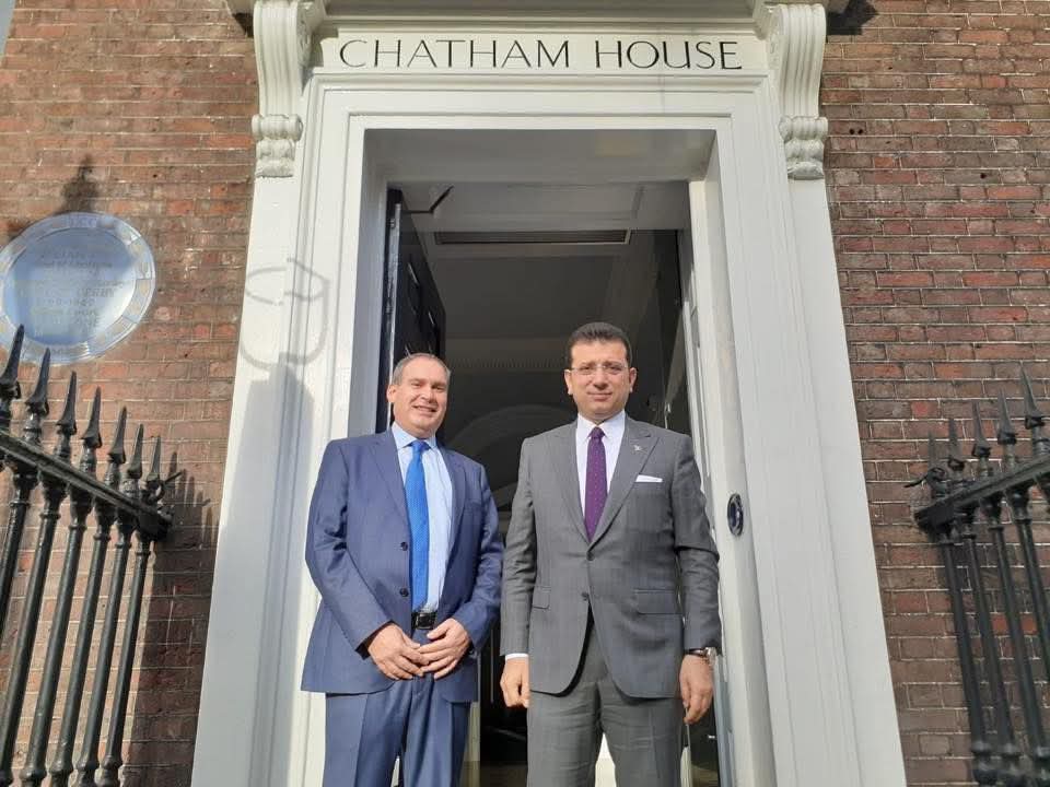 #SONDAKİKA 

Hüseyin Gün itirafçı olarak Ekrem İmamoğlu'nun İngiliz İstihbaratı ile çektirdiği hatıra fotoğrafını Devlete teslim etti.