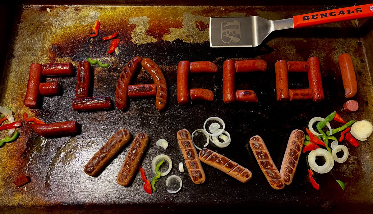 Let’s Go Flacco!🏈
#sundayvibes <a href="/Bengals/">Cincinnati Bengals</a> #gamedey #tailgating #craftsausages #queencitysausage