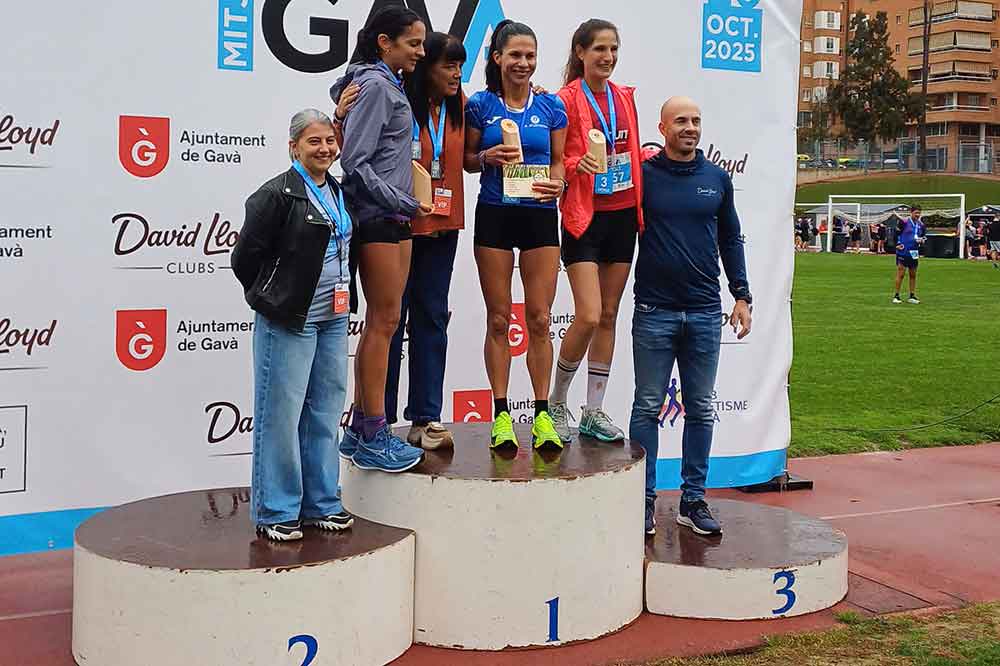 Daniel Modrego i Tannia Quirós guanyen la <a href="/MitjaGava/">MitjaGava</a>  
Prop de 800 corredors i corredores han participat en la cursa que tot i la pluja ha permès comptabilitzar bons temps #Gavà elbruguersdigital.cat/daniel-modrego…