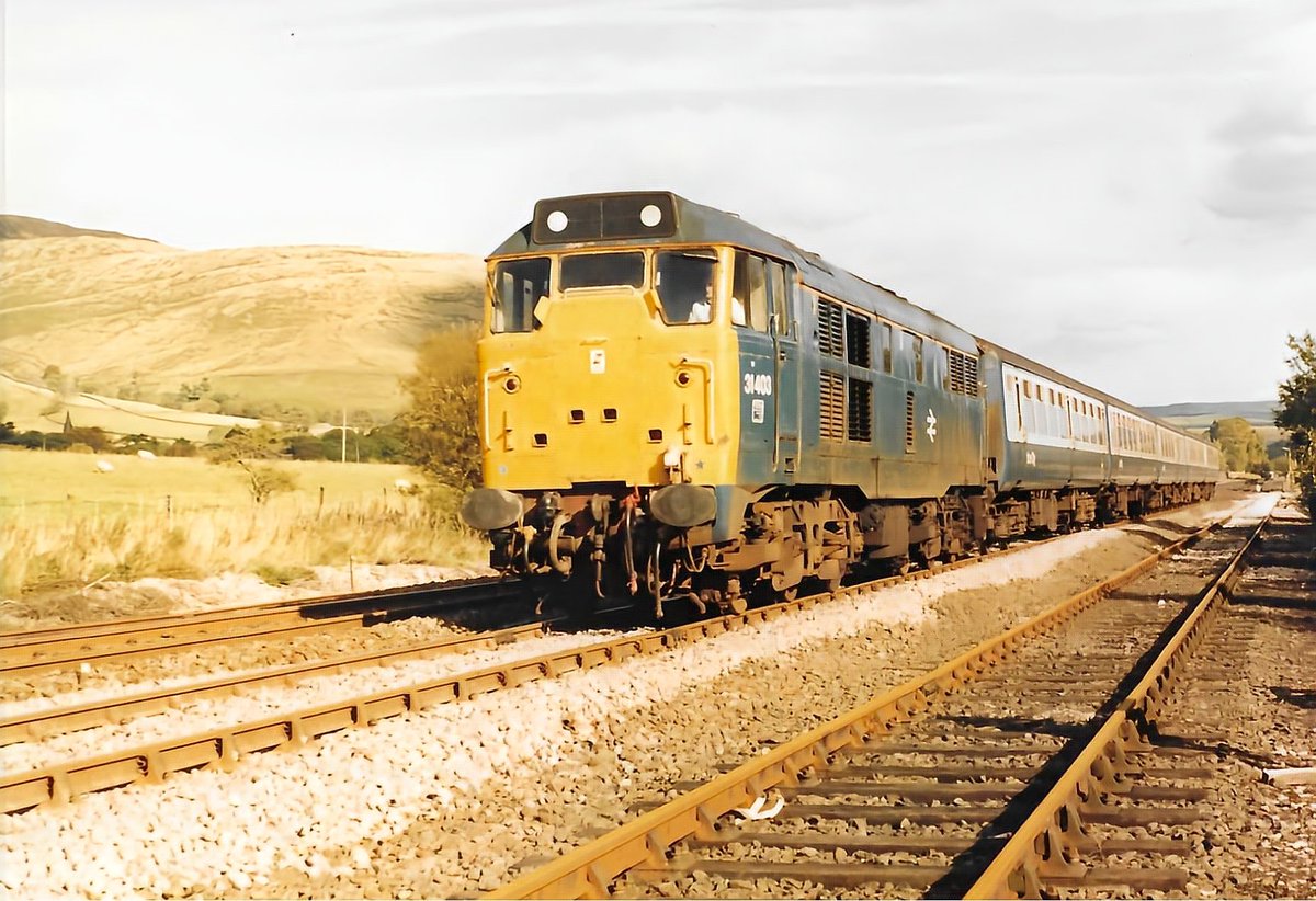 31403 at Edale with i think 1M31 0750 Yarmouth - Liverpool 17th October 1987
