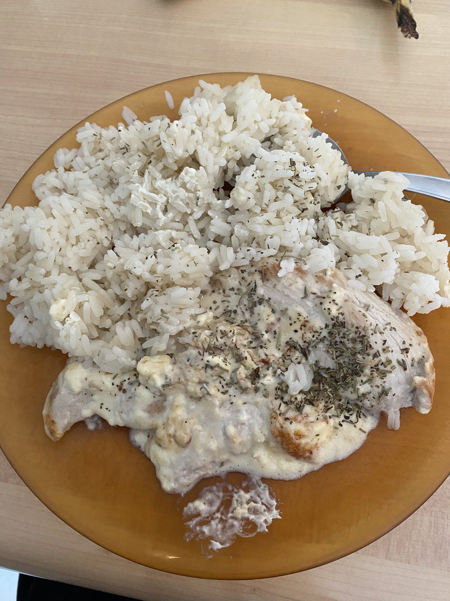 Light_lol1's tweet image. Mon dieu c’est sublime c’est donc ça le goût 

J’ai pas fait assez de sauce elle s’est évaporée dans la poêle mais c’est succulent c’est quoi ce poulet