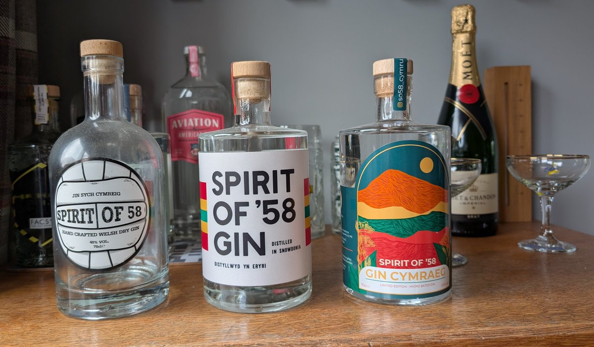 Popped into Stori Beers in Bala at the weekend, to pick up the 3rd version of Tim's Spirit of 58 gin. Now I have this one I can open the 2nd?! Cheers! 🍸🏴󠁧󠁢󠁷󠁬󠁳󠁿👍  <a href="/spiritof58wales/">TIM WILLIAMS</a> #StoriBeers #gin #beer #Bala #Wales #drinks #SO58