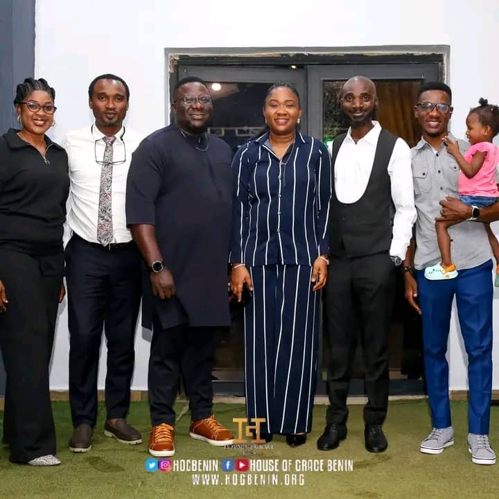 onecfialumni's tweet photo. and then the current Senior Pastors *Rev George Chima Uneze Jr and *Rev Jindu Nwabudike as well as the HOST of our past and present Associates and Leaders of CGMi-HOG who have toiled to bring about this 14years of Harvest...
*Rev Chiemezie Ofodum
*Rev Dr Ikponwosa Iyawe... https://t.co/mL729mdFr7