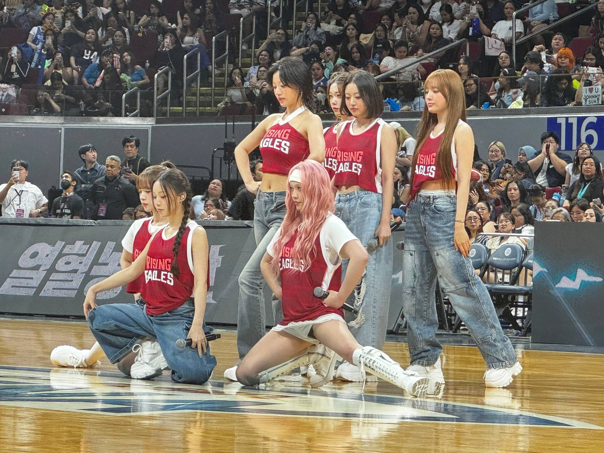 philconcerts's tweet photo. BILLLIE performing at the halftime show at #BENCHShootOfAsia by @benchtm https://t.co/EsKq1ub9Cv