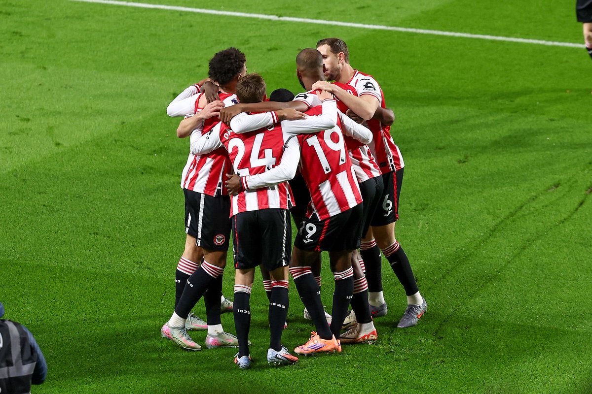 DangoOuattara's tweet image. AL HAMDOULILLAH !! A huge win against a very strong team in front of our fans! Really happy to score and help the team. 🤲🏾🐝 

Together, we can achieve anything ! 👊🏾