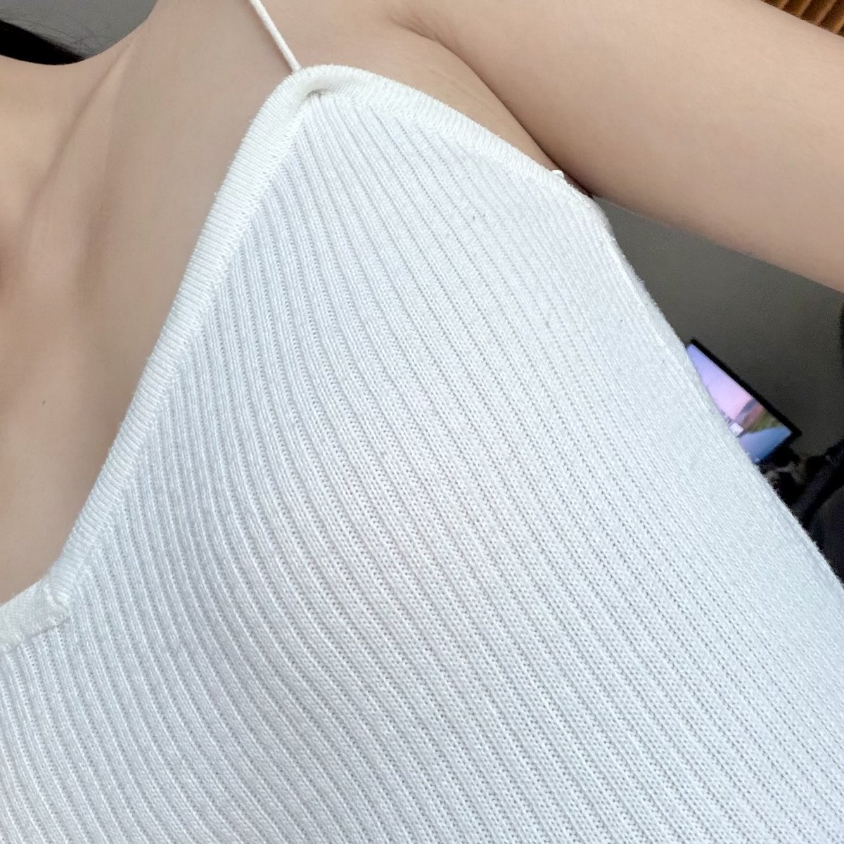 luknamyani's tweet photo. แปะจุกรุ่นนี้คือกาวแน่นมาก!! เลือกสีที่เหมือนสีผิวเราได้ด้วย ไม่โป๊ะ น้องบางแค่ 0.3 มม. แปะละเนียนไปกับผิวเลยอะ ไม่อึดอัดเลย ใส่สายเดี่ยวก็คือมั่นใจ น้องไม่ร่วงแน่นอน ไปตำ! https://t.co/hm8GdDxXFj