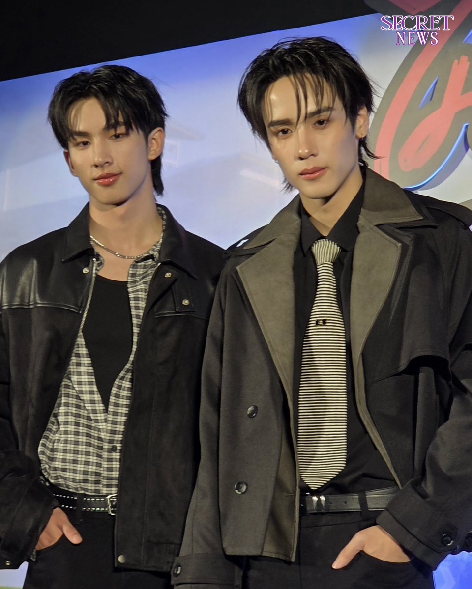 SECRET_Styled's tweet image. #H2HseriesEP1
#SurfJava
#swensurf #javabh
หนุ่มหล่อ ขวัญใจพี่สาว ~ ‘เซิร์ฟ - จาว่า’ ในงาน “ไหนใครว่าพวกมันไม่ถูกกัน Head 2 Head : The First Round” 🥊✨
HEAD 2 HEAD SERIES EP1
#H2Hseries