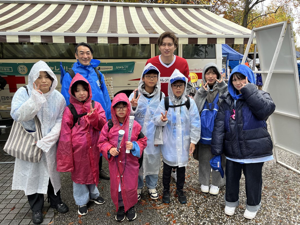 volleydojo's tweet photo. 摂津さんは相変わらずダンディでした
男も男に惚れる男
中２女子もホッペ赤くして喜んでるの見て、俺も喜ぶという😚

#hs10051 
#摂津颯登
#モンテディオ山形
#庄内ちいき食堂 https://t.co/OTR9Ge3uvq