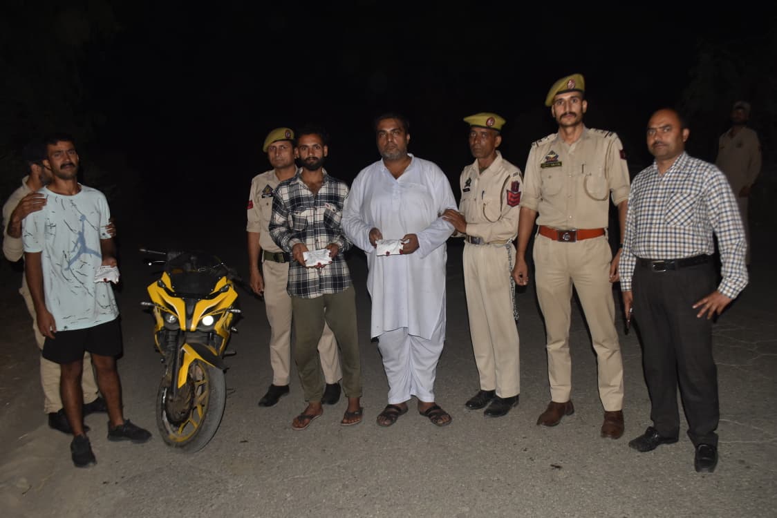 #WAR ON DRUGS CONTINUES

03 DRUG PEDDLERS NABBED WITH APPROX. 12.63 GRAMS OF HEROIN (CHITTA) LIKE NARCOTICS BY POLICE TEAM OF P/S LAKHANPUR.
facebook.com/share/p/17VR1o…
<a href="/JmuKmrPolice/">J&K Police</a>
<a href="/ZPHQJammu/">Zonal Police Media Centre- Jammu Zone</a> 
<a href="/DigJsk/">DIG JSK Range Jammu</a> <a href="/mohita_ips/">Mohita Sharma</a>