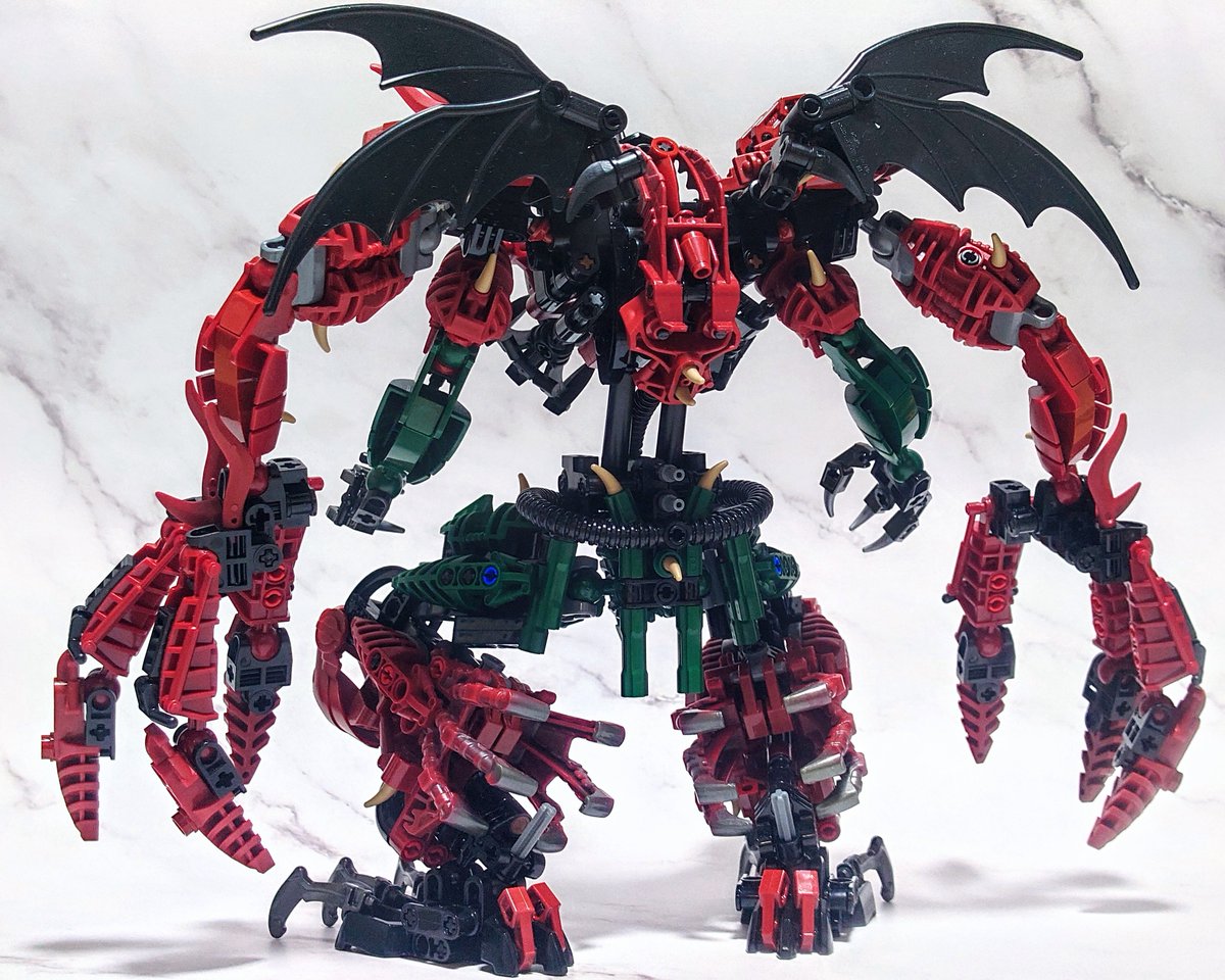 zork7l's tweet photo. #LEGO #BIONICLE MAKUTA the DEMON HANDS 完成！
ダーク系の赤･緑が余っていたので｢アマゾンマクータ｣的なイメージで作ろうとしたけど、デカい副腕を思い付いたので方向転換した作品。TERIDAXの順当なマッシブリメイクは前に組んだので、今回は首位置や姿勢などで獣ぽさを出して差別化を図りました https://t.co/D4GCK0hMFv