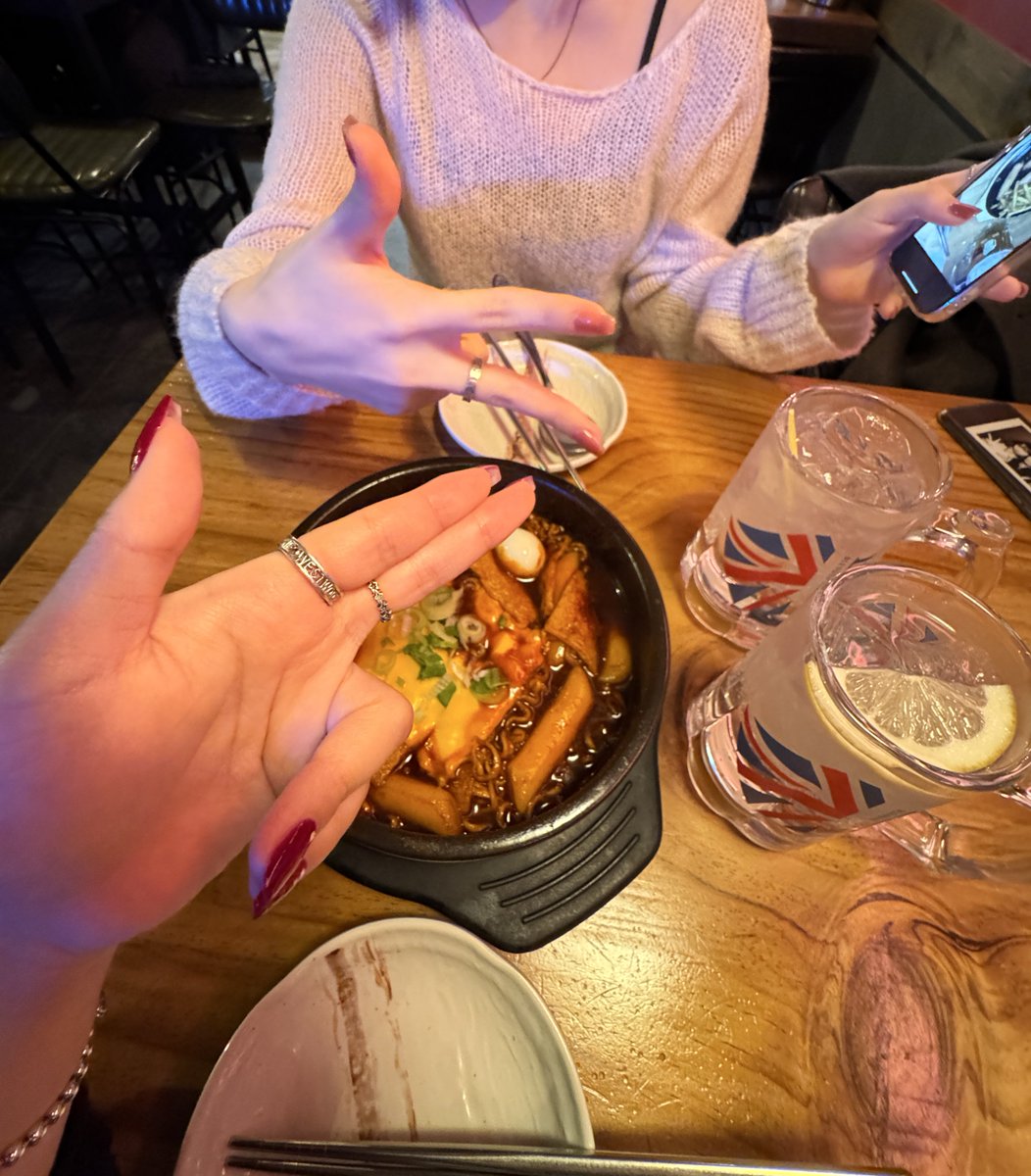 wavetospace's tweet photo. 할머니께 효도 드리고

말차크림라떼 먹엇어요
하프커피 https://t.co/ELhWHoV8JU