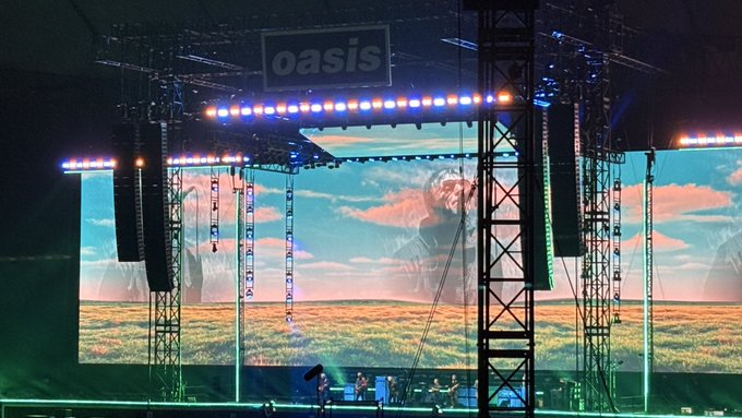 MPF_Livejp's tweet photo. オアシスと日本のオーディエンスが16年ぶりに再会。

#oasislive25 日本公演初日では、完全復活を遂げたバンドに東京ドームを埋め尽くす5万人が熱狂🔥

▼ライブ配信はこちら✅
🔗https://t.co/F53MVwthDz

#Oasis 
#OasisLive25 
#オアシス来日2025 https://t.co/vK80QgvOEG