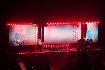 MPF_Livejp's tweet photo. オアシスと日本のオーディエンスが16年ぶりに再会。

#oasislive25 日本公演初日では、完全復活を遂げたバンドに東京ドームを埋め尽くす5万人が熱狂🔥

▼ライブ配信はこちら✅
🔗https://t.co/F53MVwthDz

#Oasis 
#OasisLive25 
#オアシス来日2025 https://t.co/vK80QgvOEG