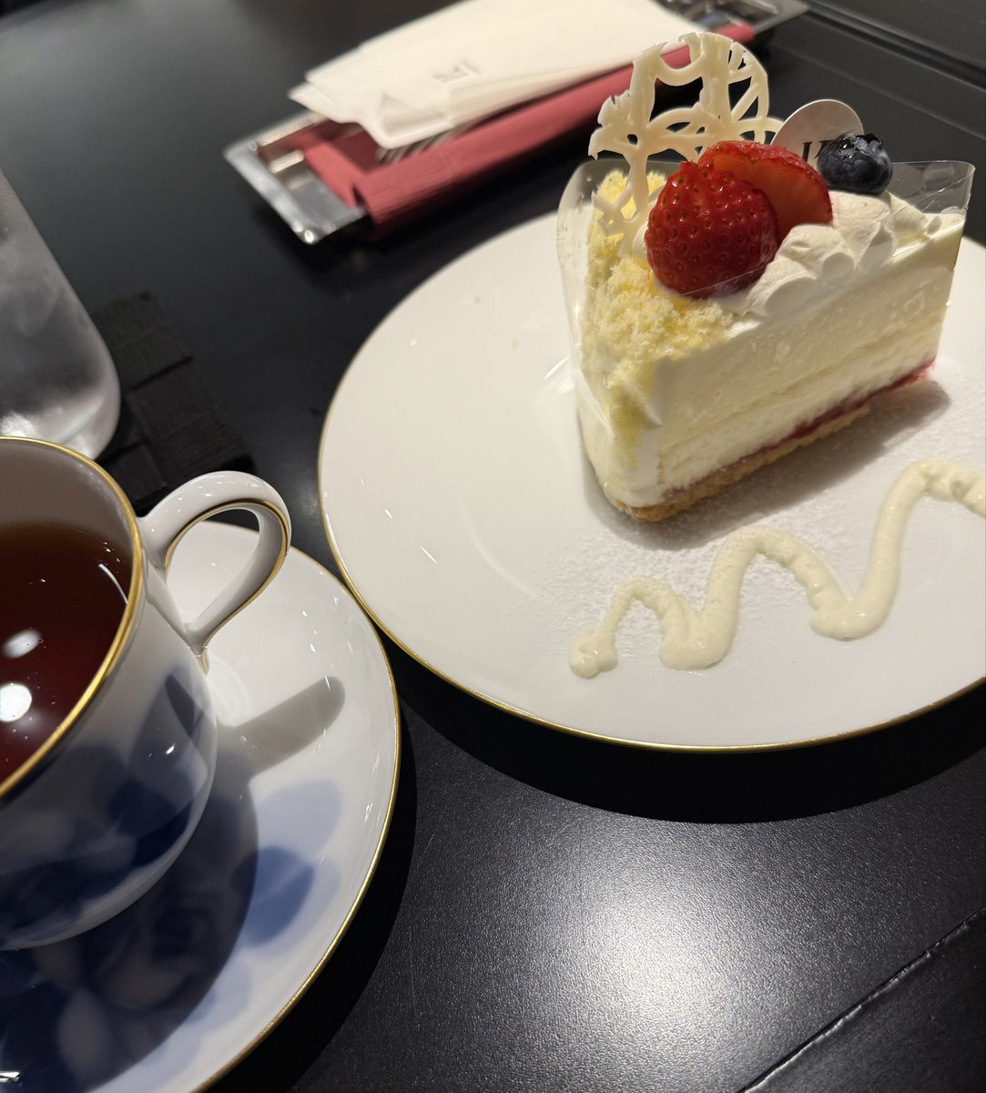 北海道で有名なケーキ屋さん💕
めっちゃ並んでました💦
美味しかった〜😊💕