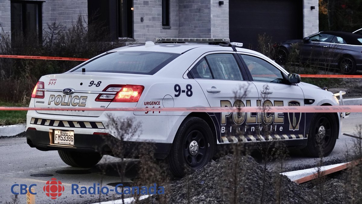 Gunshots were fired around 3:30 a.m. at the front door of a residence on #Montjay Street in #Blainville. No injuries were reported. According to a neighbor, it’s the second shooting incident in the area in less than 24 hours. #cbcmtl