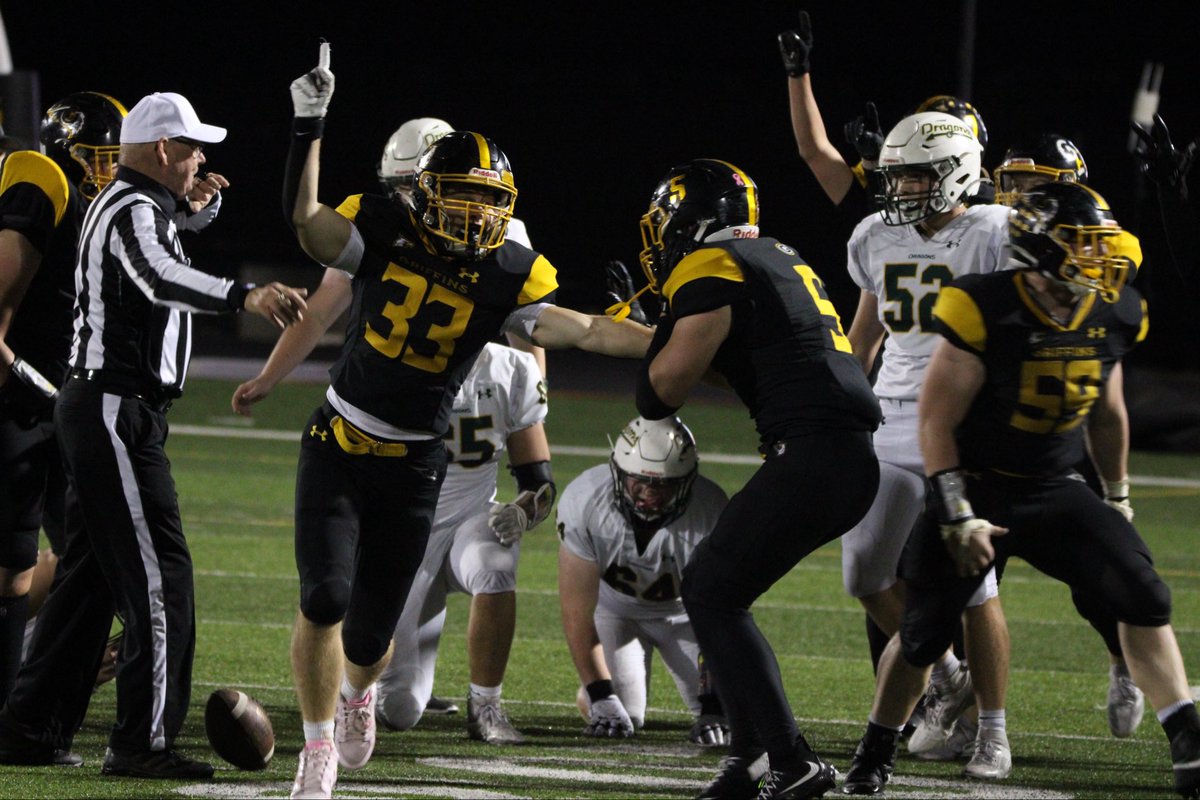 GriffFootball's tweet photo. Back to Back District Champs https://t.co/1BubC8ziGh
