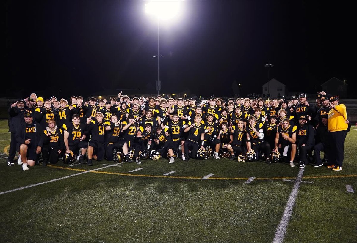 GriffFootball's tweet photo. Back to Back District Champs https://t.co/1BubC8ziGh