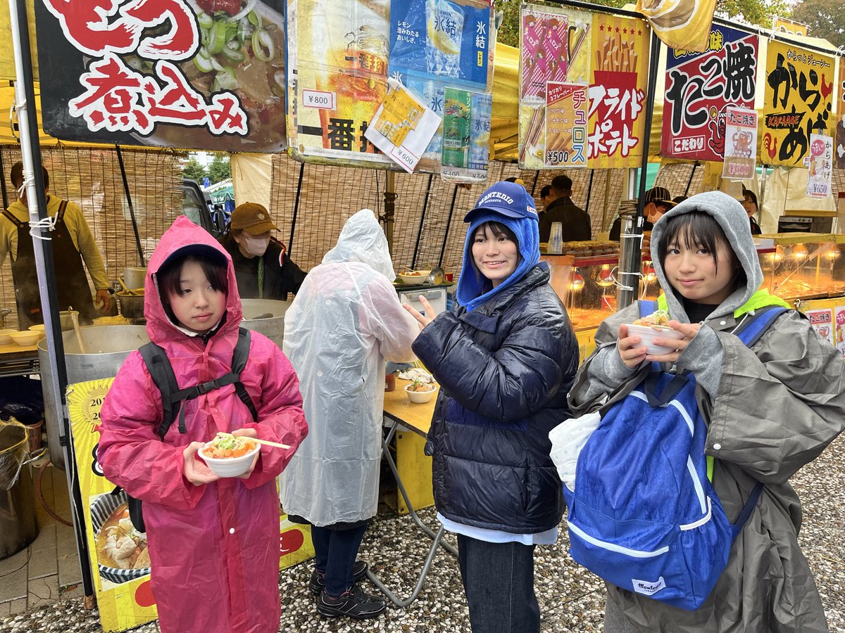 volleydojo's tweet photo. スタグルグランプリ3連覇はダテじゃない‼️
一年二組さんから子ども達にモツ煮をいただきました。いつも温かく出迎えてくださるスタッフのみなさん、モツ煮と共に温めてくれる人たち。最高です。

#一年二組
#モンテディオ山形
#庄内ちいき食堂 https://t.co/TM2nzppxC5