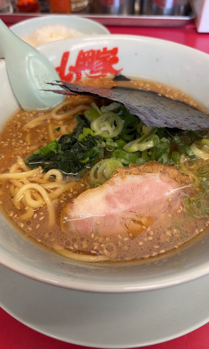 manabu140's tweet photo. 味噌ラーメンと半ライス👍
#山岡家 https://t.co/B93ELuzdXN