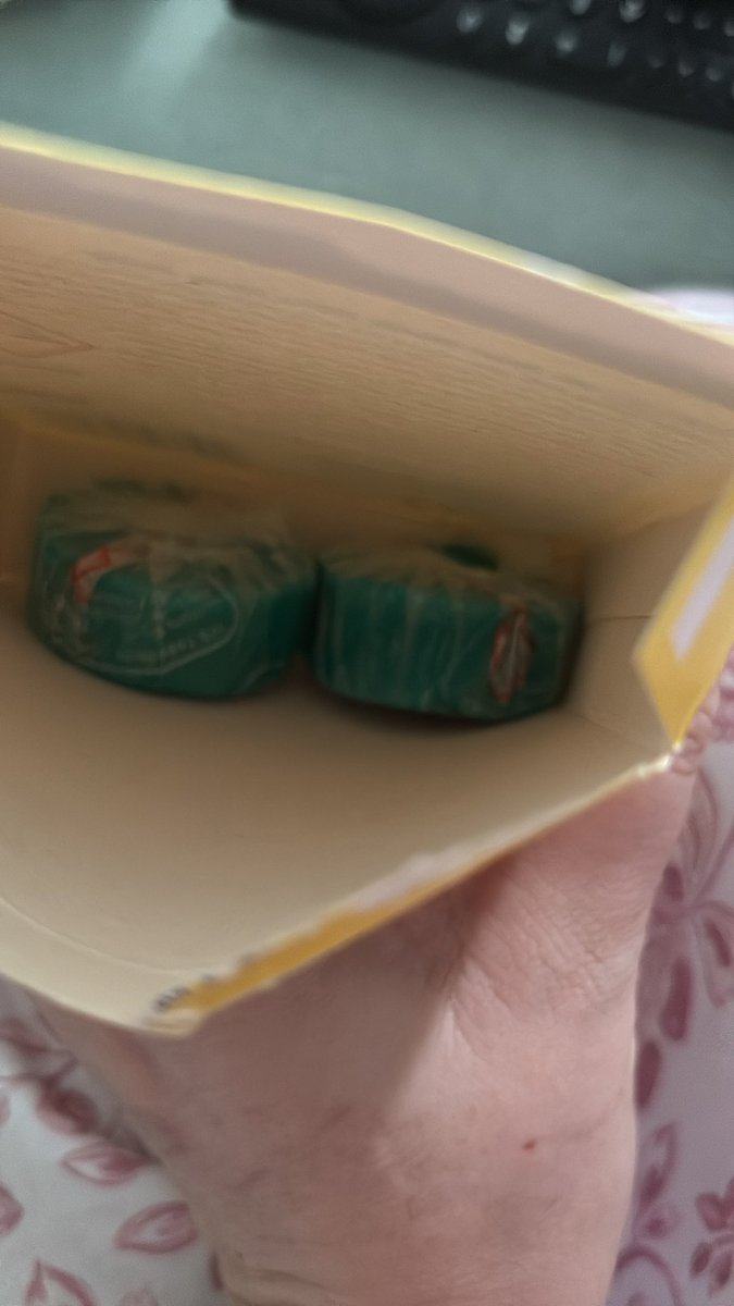 katie  lessels tweet media