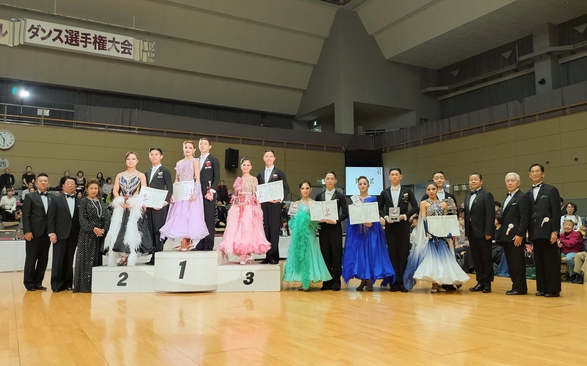 jbdf_west's tweet photo. 【2025/10/26 大阪インターナショナルダンス選手権大会】
アマチュアボールルーム表彰式 https://t.co/rjDUozA7uN
