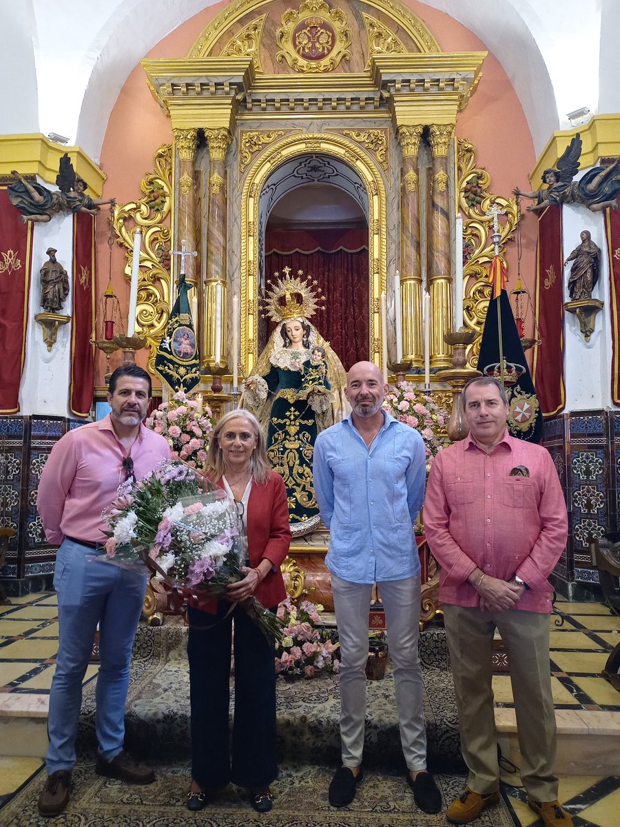 Agradecemos de corazón la visita y la ofrenda de la querida <a href="/CarmendeSanJuan/">Hdad.Carmen d S.Juan</a> a Ntra Sra del Rosario en el besamanos.
Que la Stma. Virgen os colme de bendiciones. Muchas gracias hermanos.
