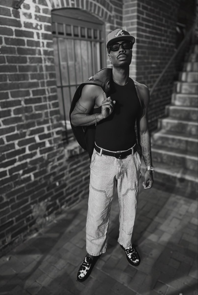 T.Mitchell tweet media